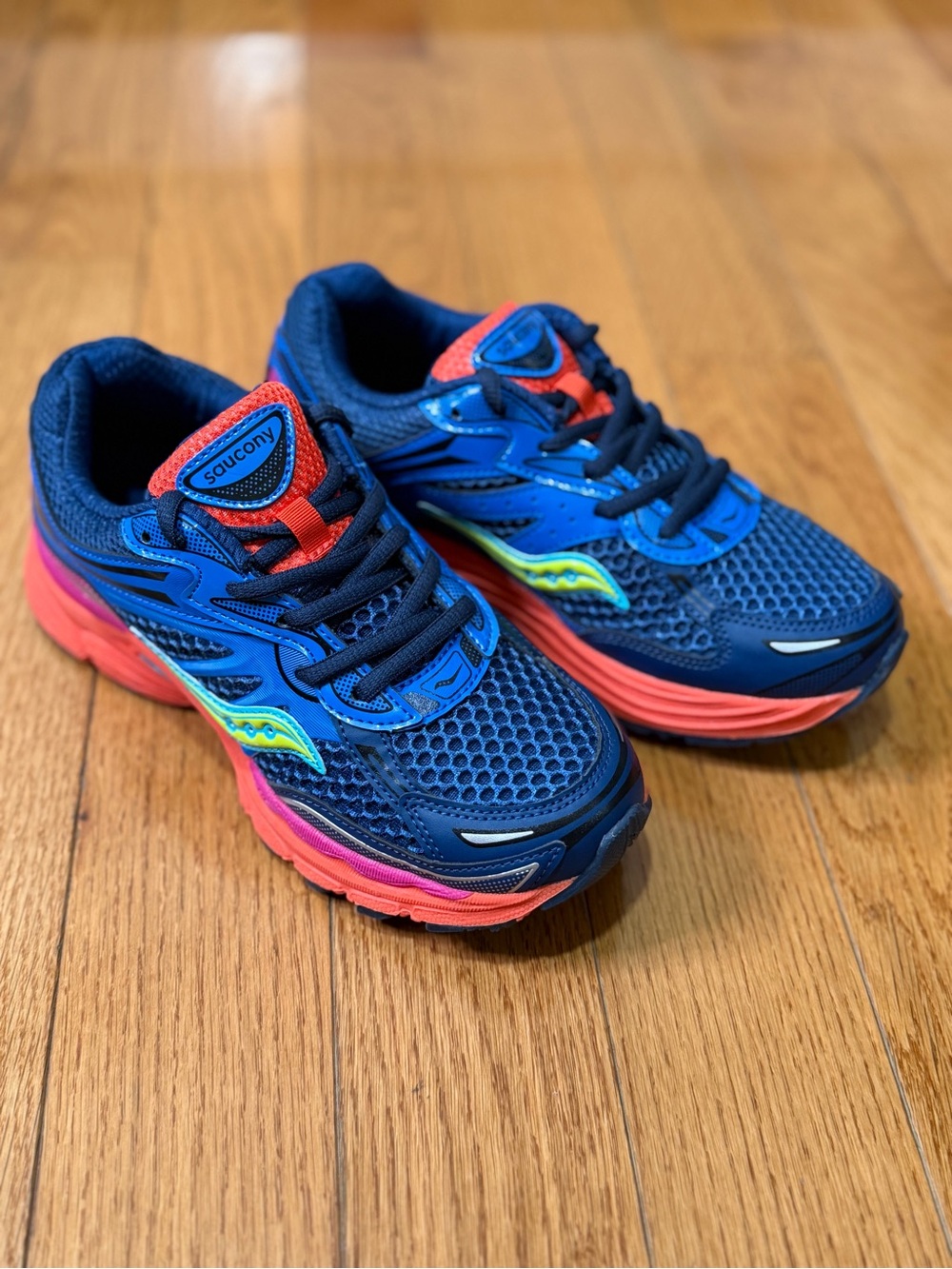 Size 6 Junior Saucauny Omni 9 KDZ Navy/Blue Mesh Low Top Unisex Kids Athletic